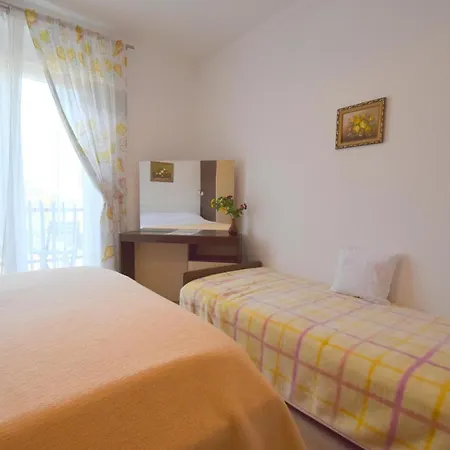 Apartment Potnar M Malinska