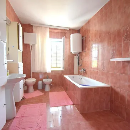 Potnar M アパート マリンスカ